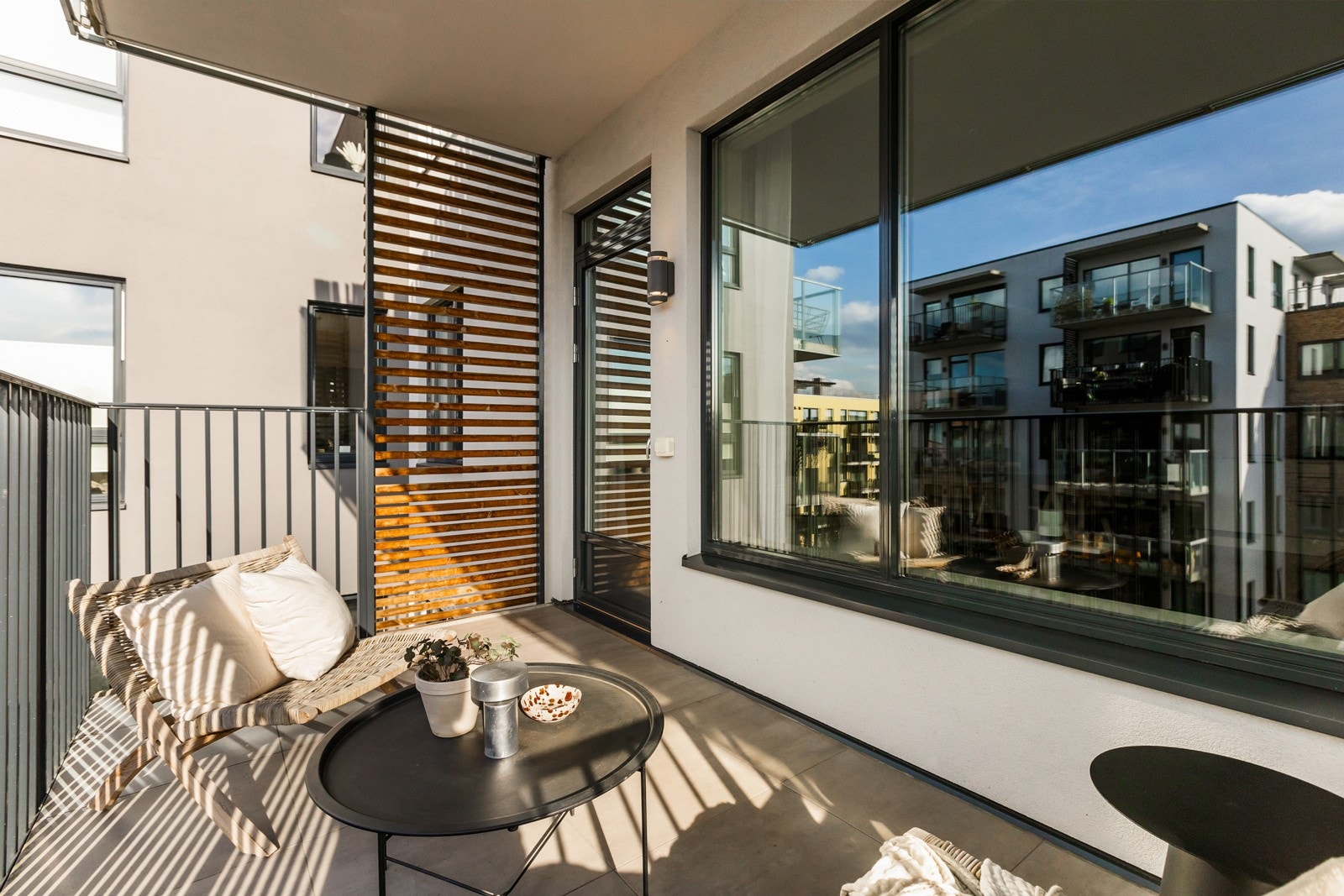 Den største balkongen er på 9 kvm og vil fungere som en forlengelse av stuen på vår- og sommerhalvåret. Galleribilde