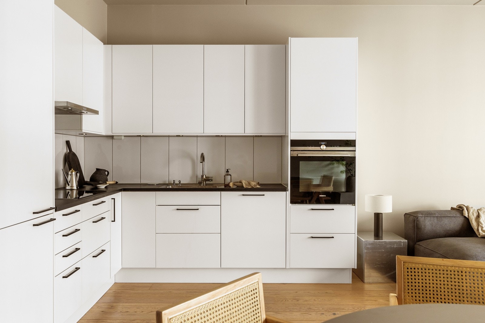 Integrerte hvitevarer på kjøkken medfølger. Galleribilde