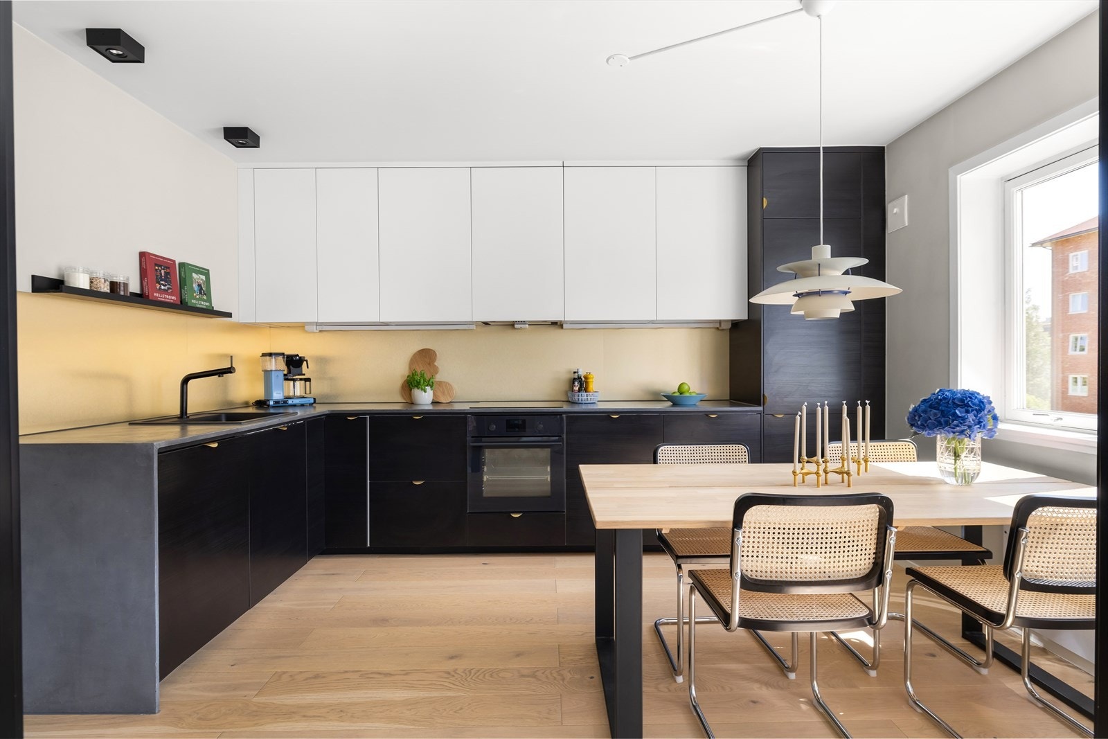 Leiligheten kan by på et lekkert kjøkken med god plass til spisegruppe. Galleribilde