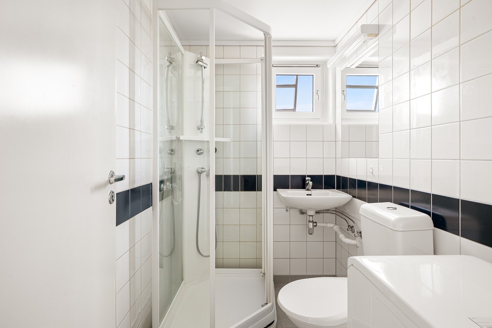 Det er opplegg for vaskemaskin på badet Galleribilde