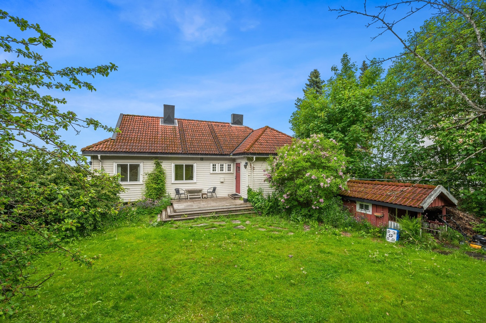 Hagen er skjermet for innsyn og er blant rolige omgivelser. Galleribilde