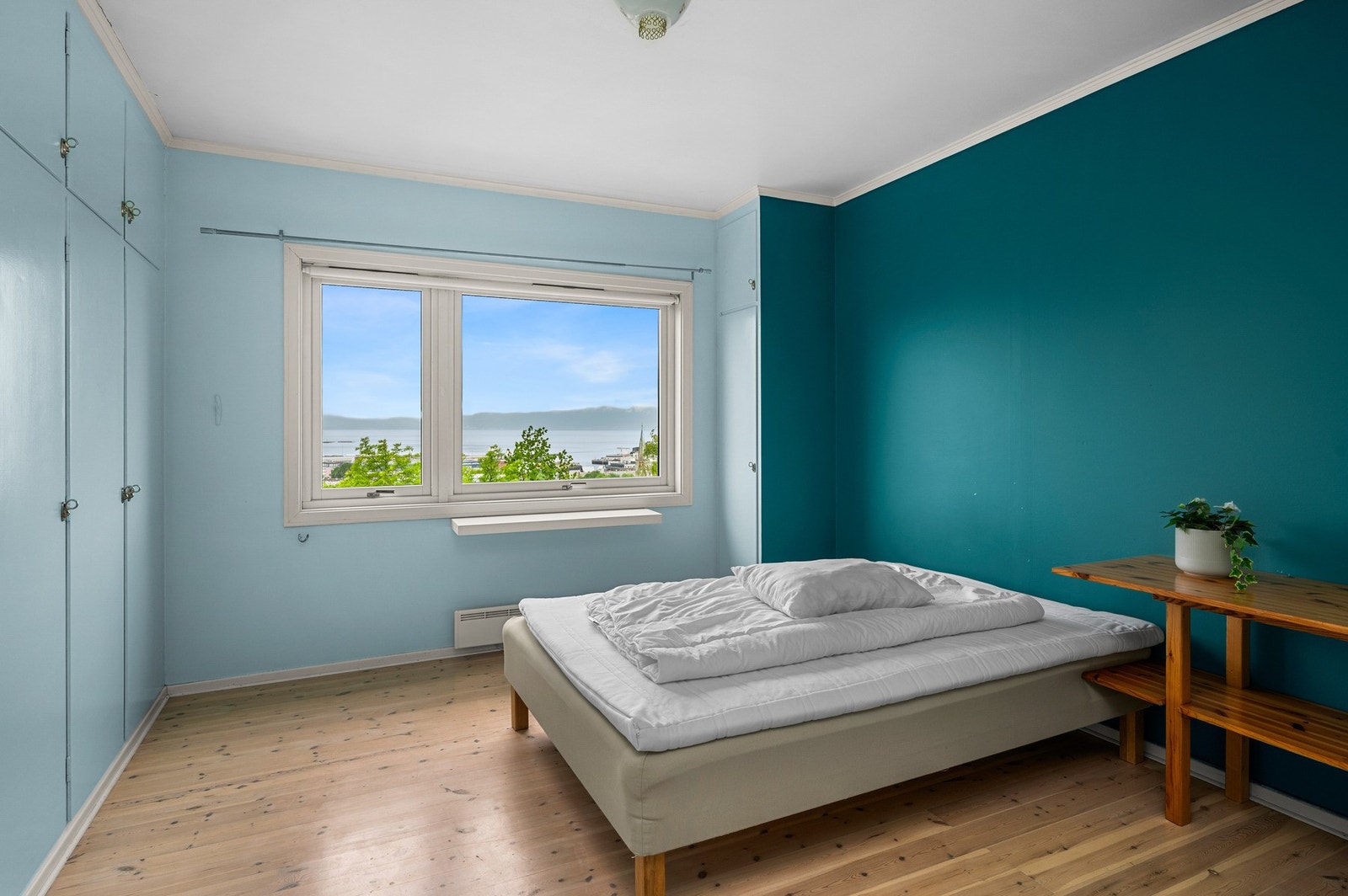 Alle har god plass til ønsket møblement. (Avbildet er i hovedetasje) Galleribilde