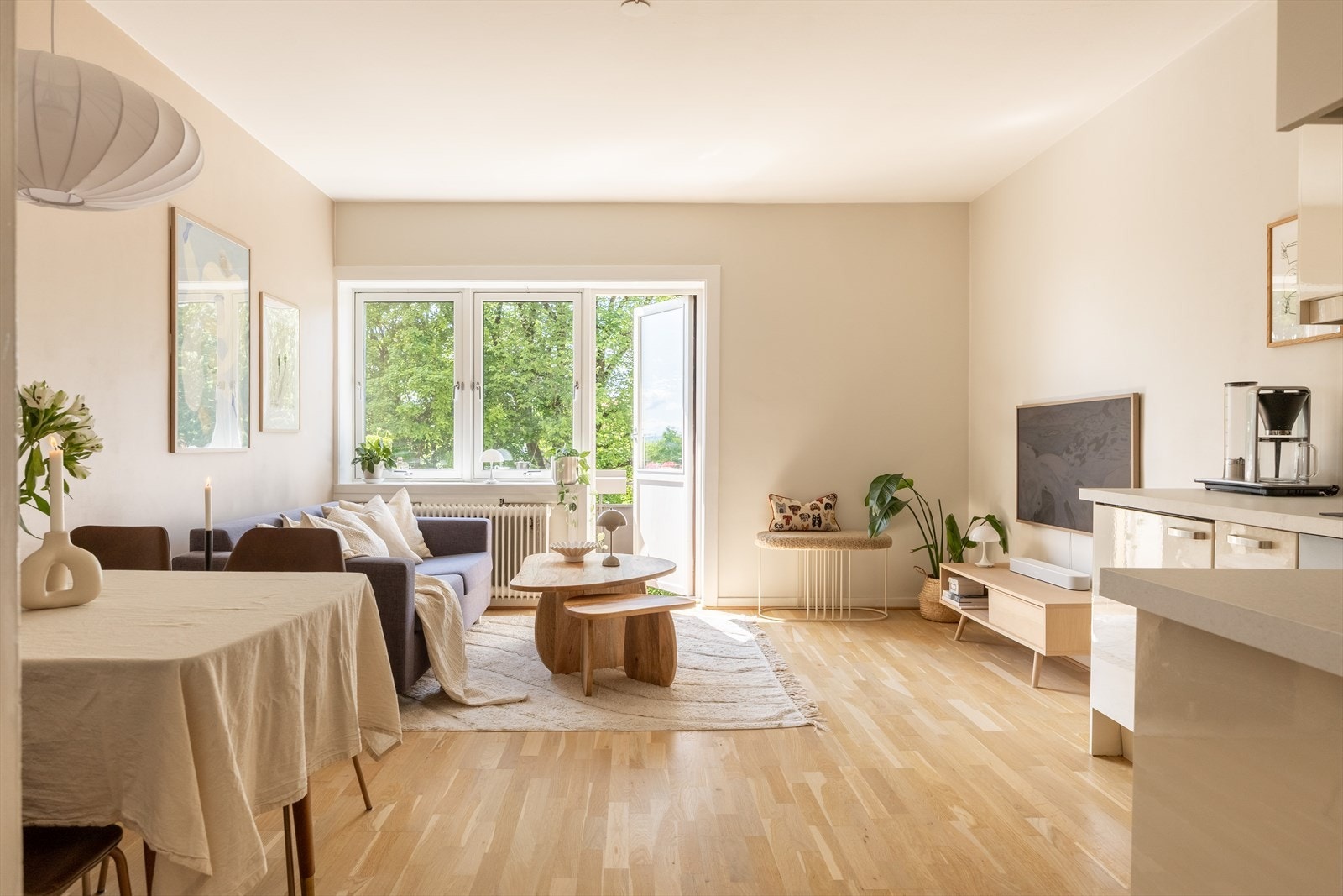 Velkommen til Sandakerveien 10M! Attraktiv og gjennomgående 2-roms med to solrike brannbalkonger Galleribilde