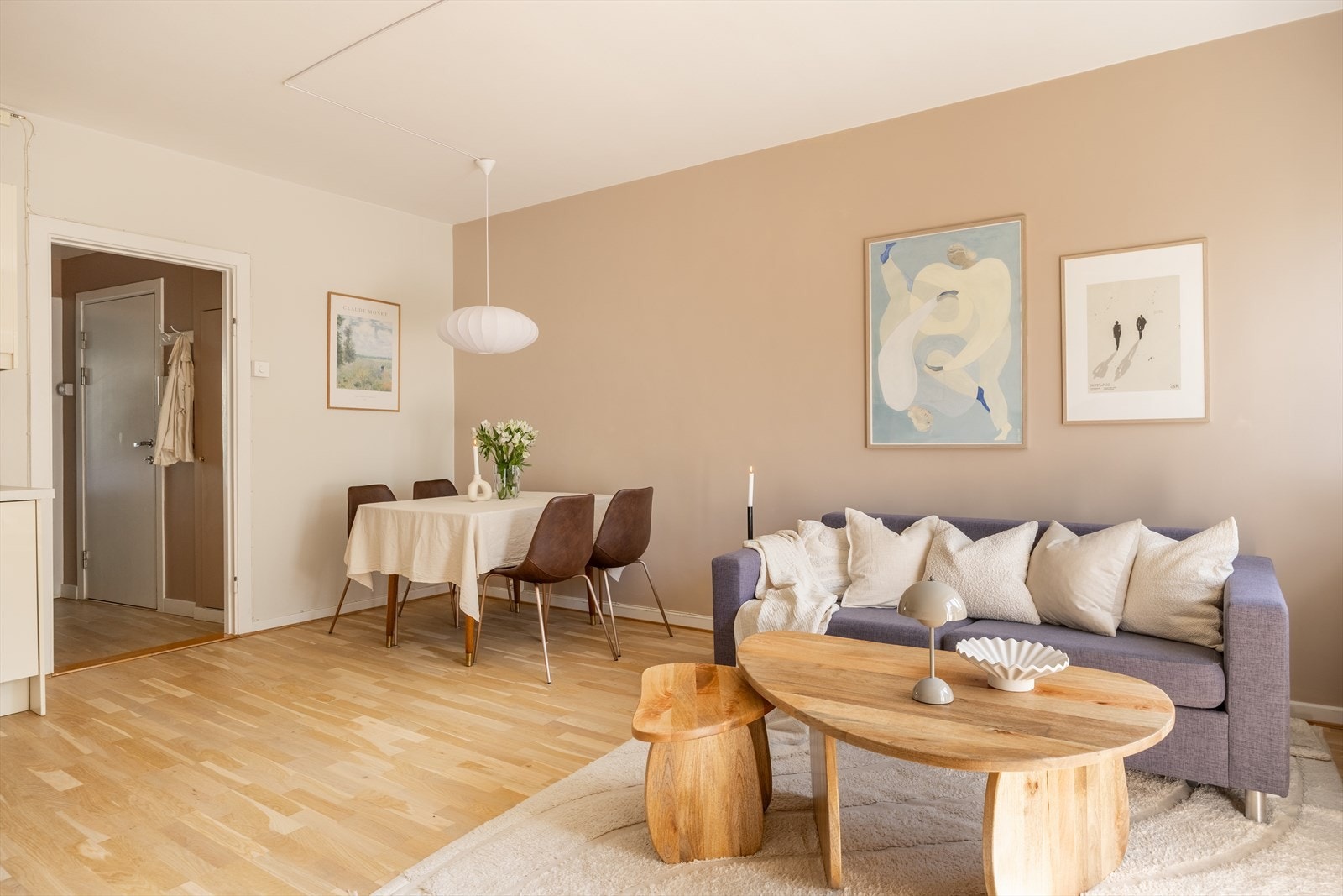 Leiligheten har en optimal planløsning og har plass til møblering i flere soner Galleribilde