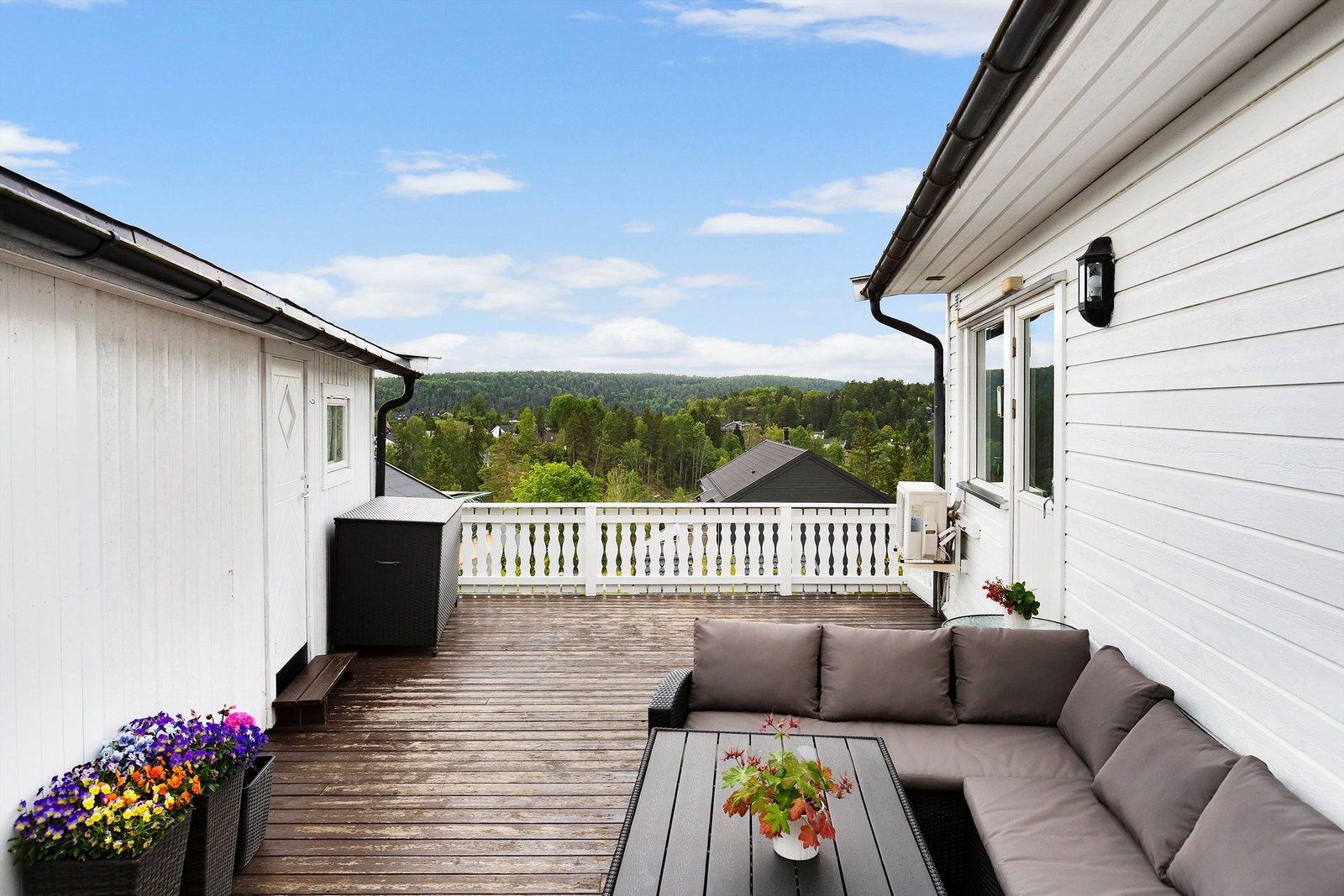 Terrasse med flott utsikt Galleribilde