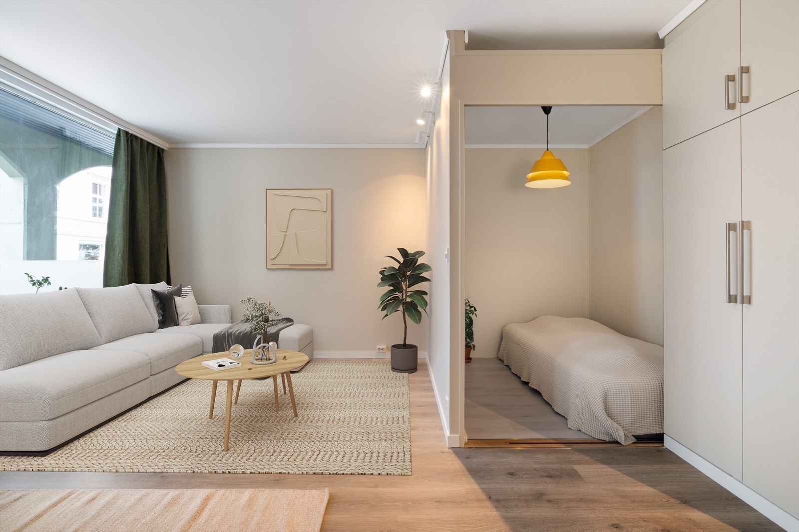 Stuen er avdelt med egen sovealkove. Galleribilde