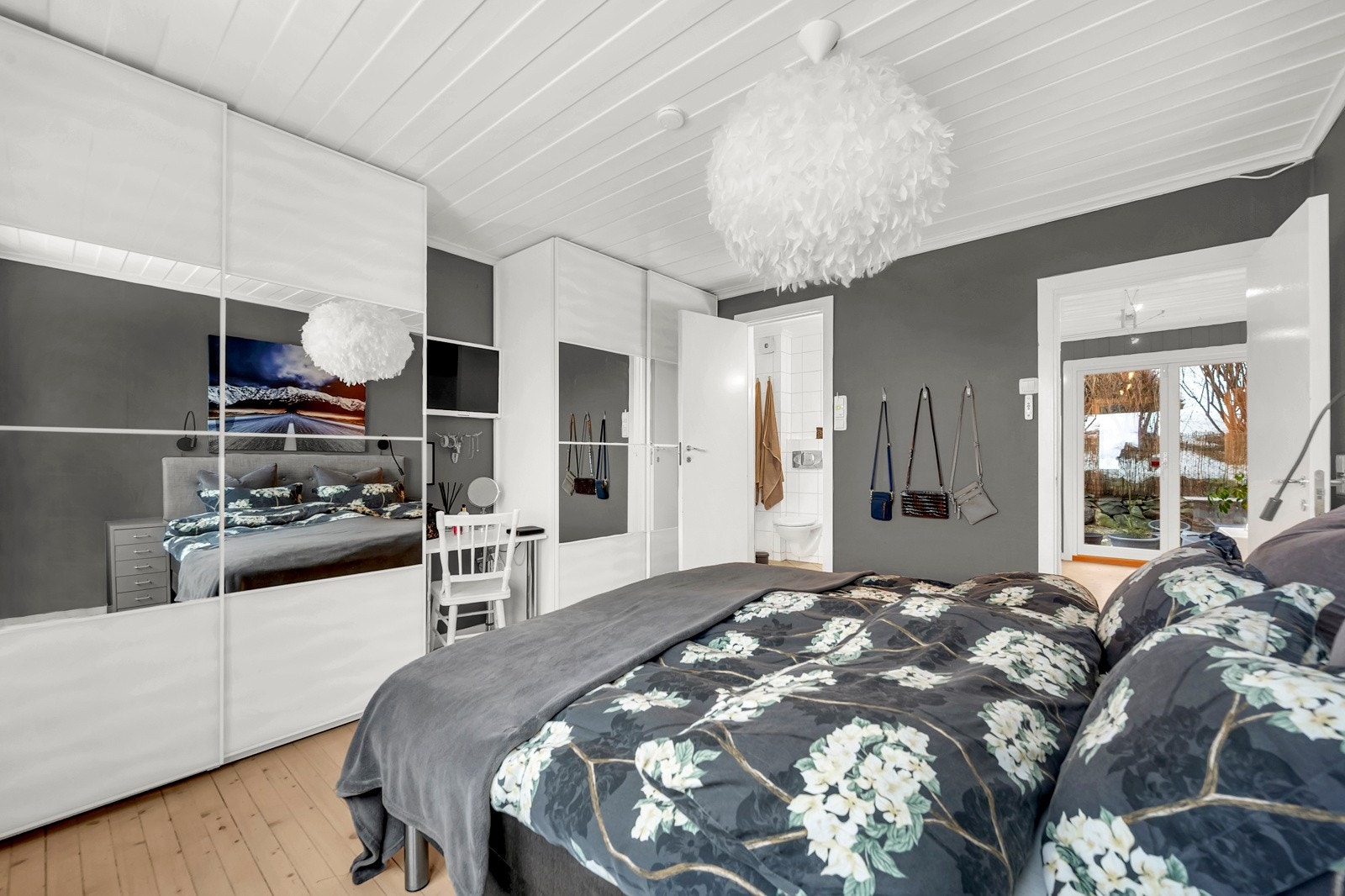 Hovedsoveromm med bad Galleribilde