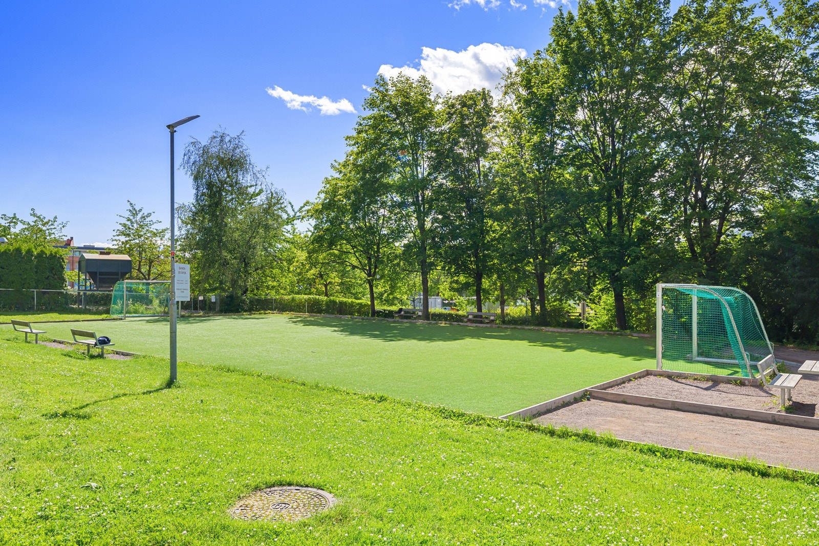 Fotballbane like utenfor Galleribilde