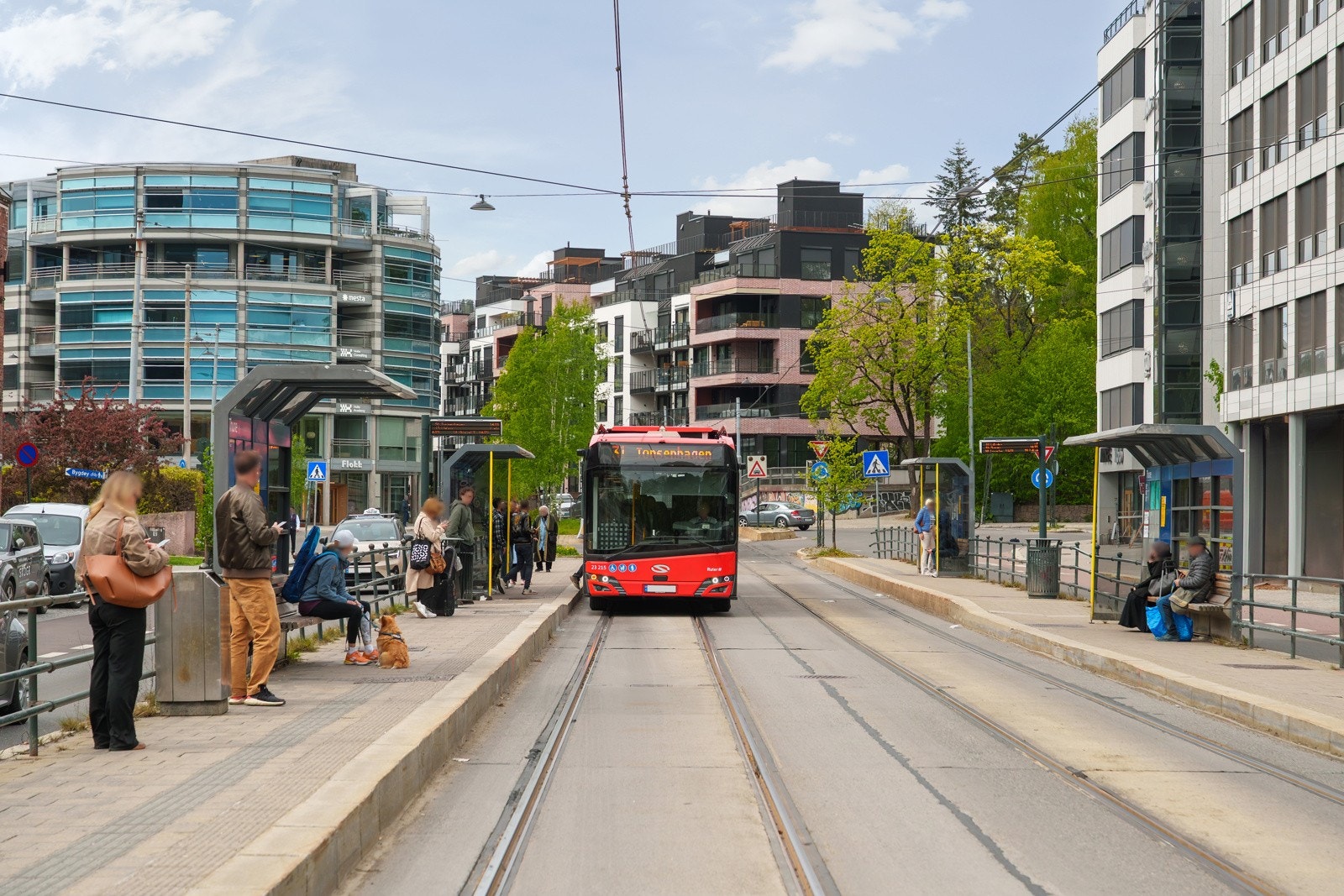 Thune trikk- og bussholdeplass Galleribilde