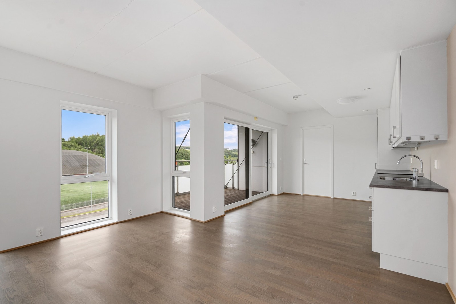 Åpen løsning mot kjøkken. Galleribilde