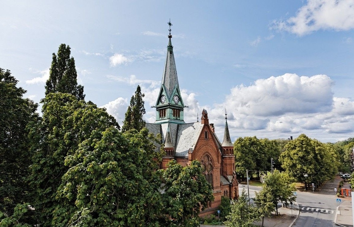 Utsikt mot Sagene kirke fra balkongen. Galleribilde