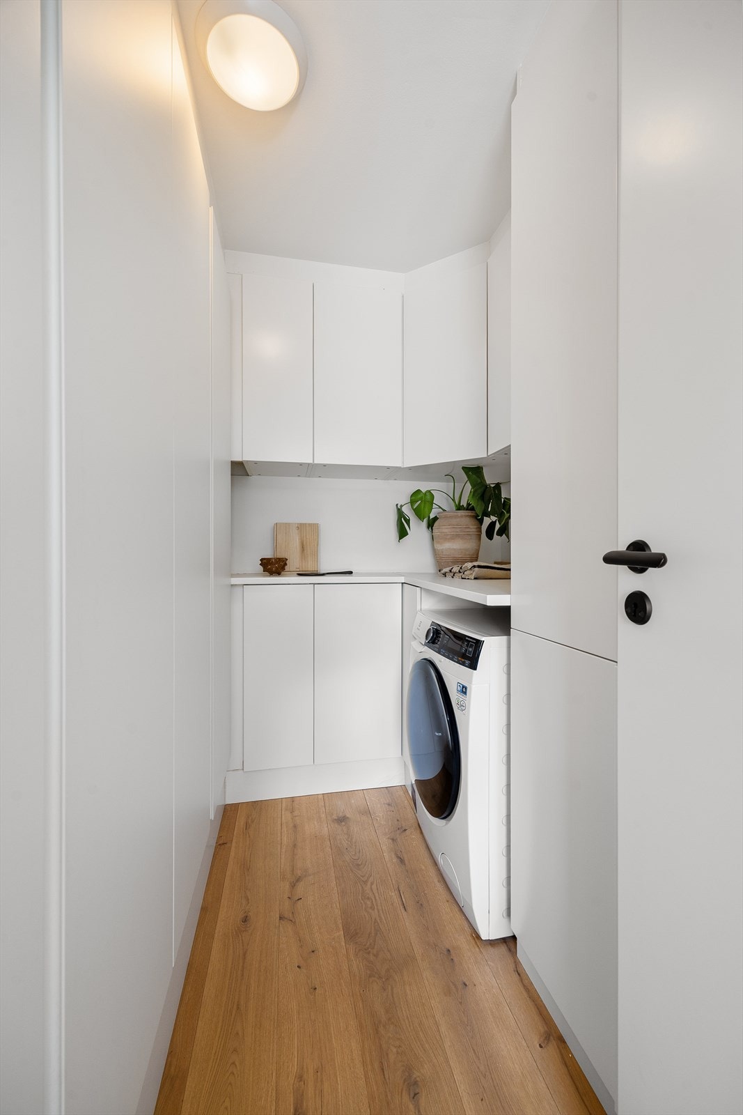 Praktisk garderobeløsning medfølger. Galleribilde