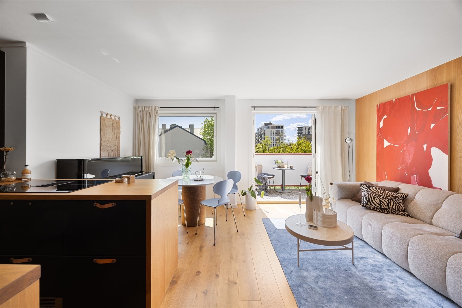 Vinduer og balkongdør ble skiftet i 2018. Galleribilde