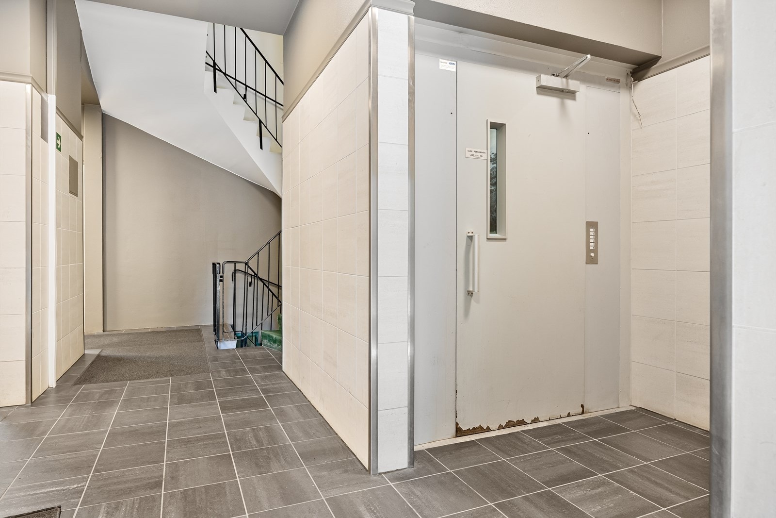 Det er heisadkomst til leiligheten. Galleribilde