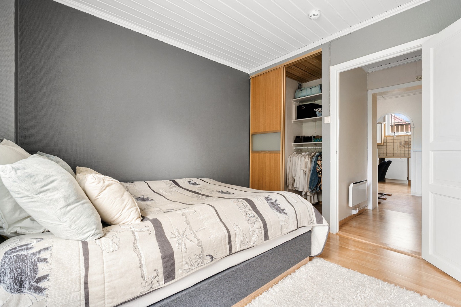 Inneholder innebygd garderobeløsning Galleribilde