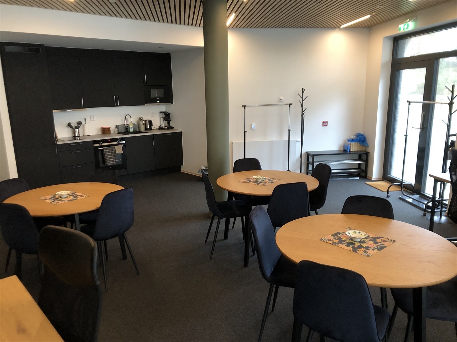 Bilde fra selger. Sameiet har felleslokaler og kontorlokaler til bruk for beboere. Galleribilde