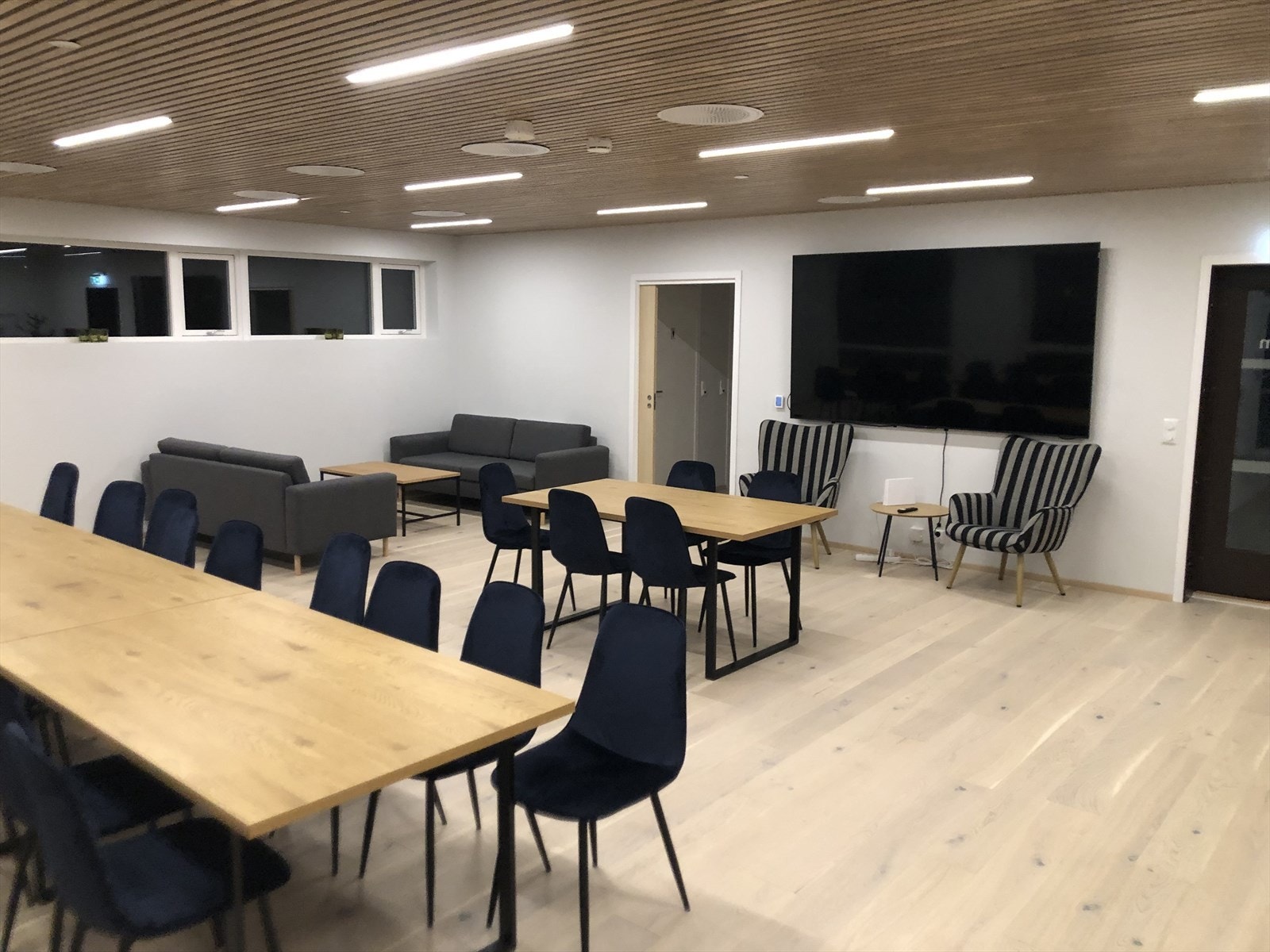 Bilde fra selger. Sameiet har felleslokaler og kontorlokaler til bruk for beboere. Galleribilde