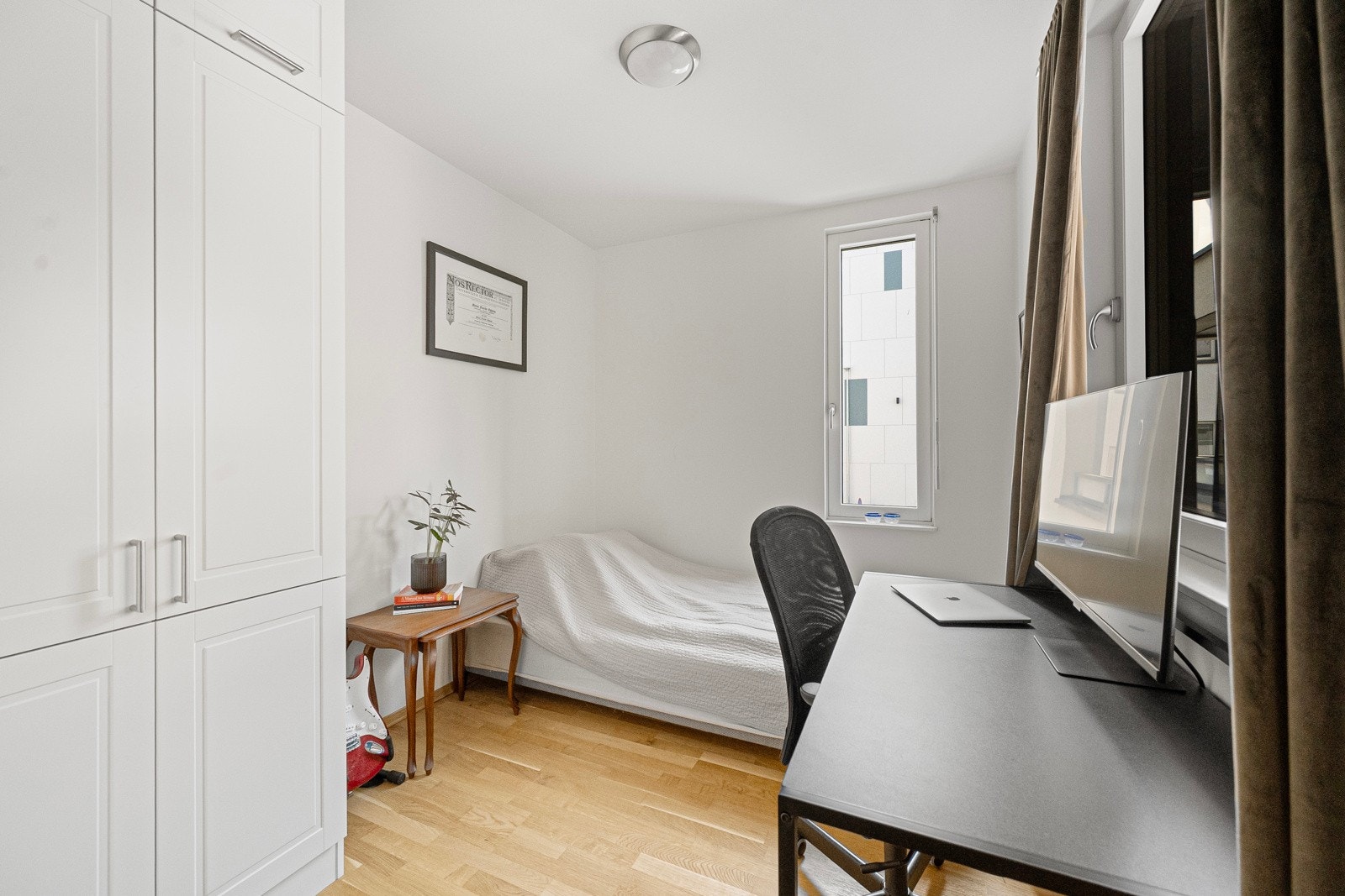 Soverom nr.2 kan innredes som gjesterom / barnerom / kontor. Galleribilde