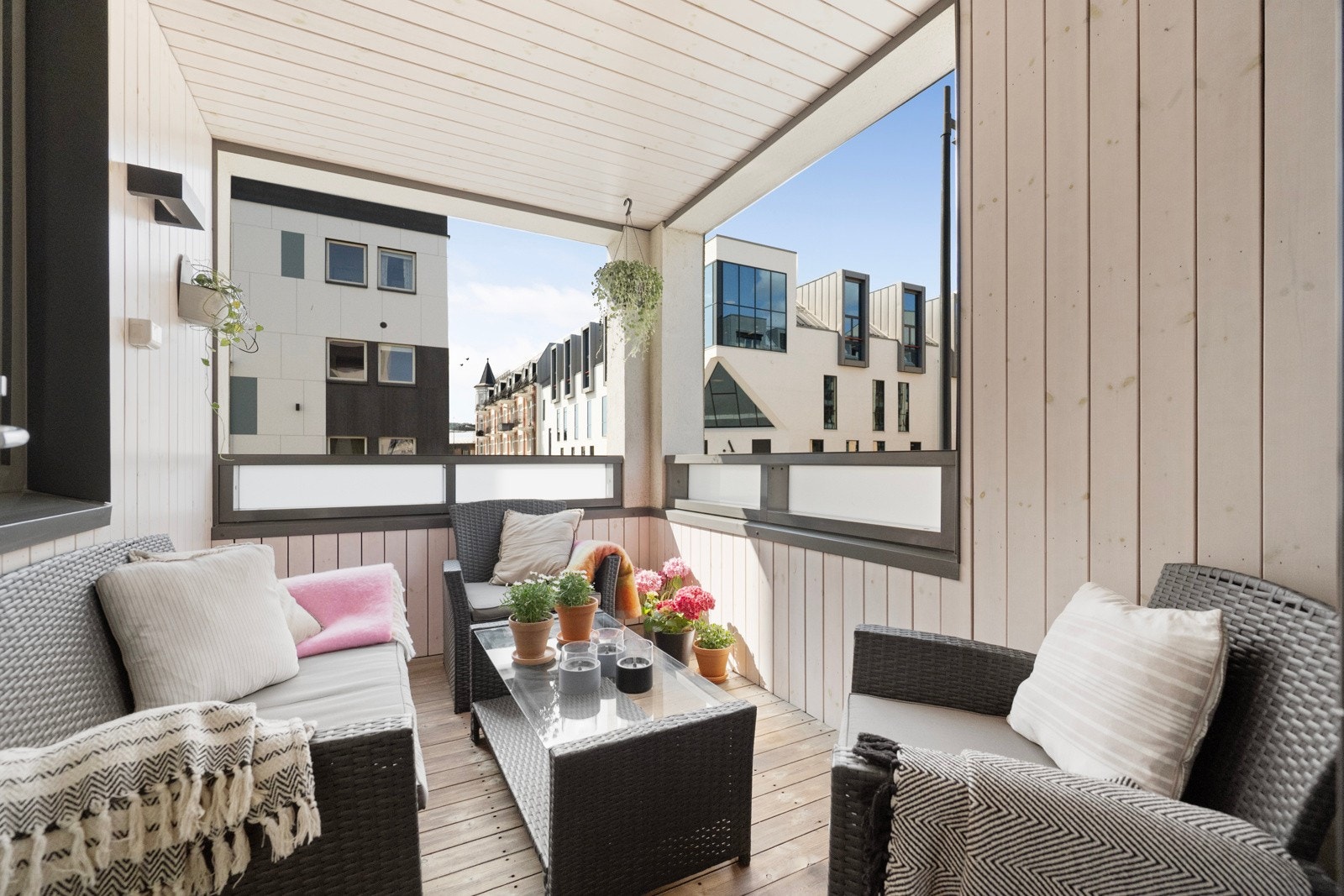 Perfekt for morgenkaffen og lange sommerkvelder. Galleribilde