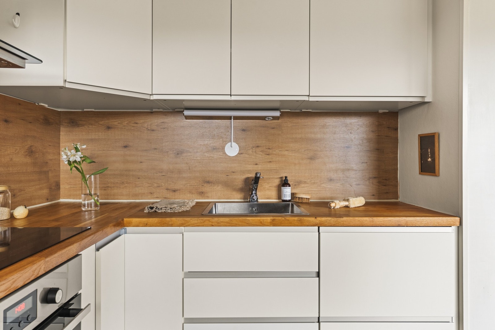 Åpen og trivelig sone som inviterer til matlaging. Galleribilde