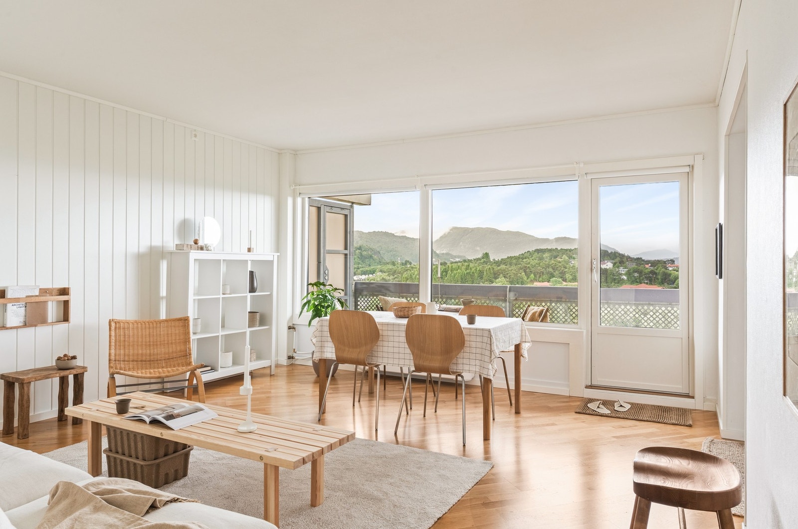 EIE Eiendomsmegling har gleden av å presentere Myrdalskogen 28 v/ Simon Aasen! Galleribilde