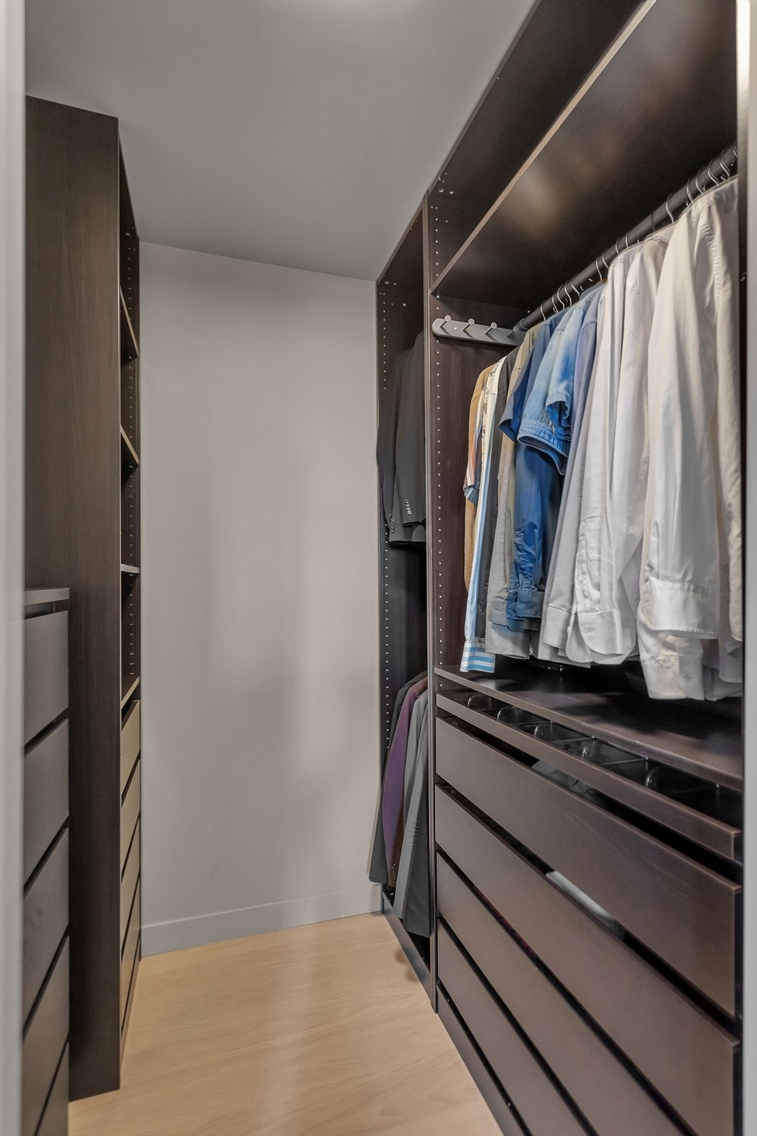 Garderobe Galleribilde