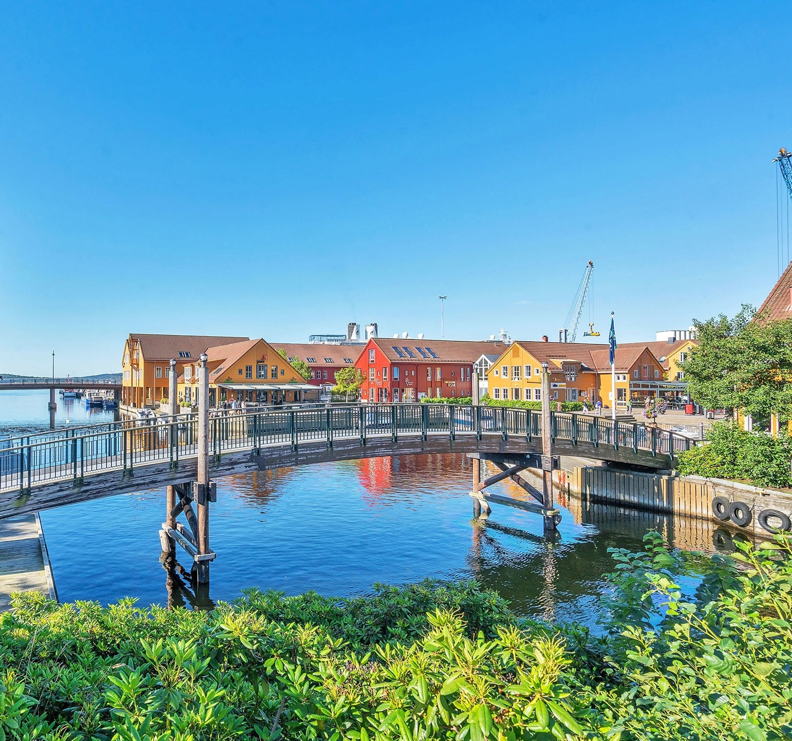 Fiskebrygga er kun et steinkast unna Galleribilde