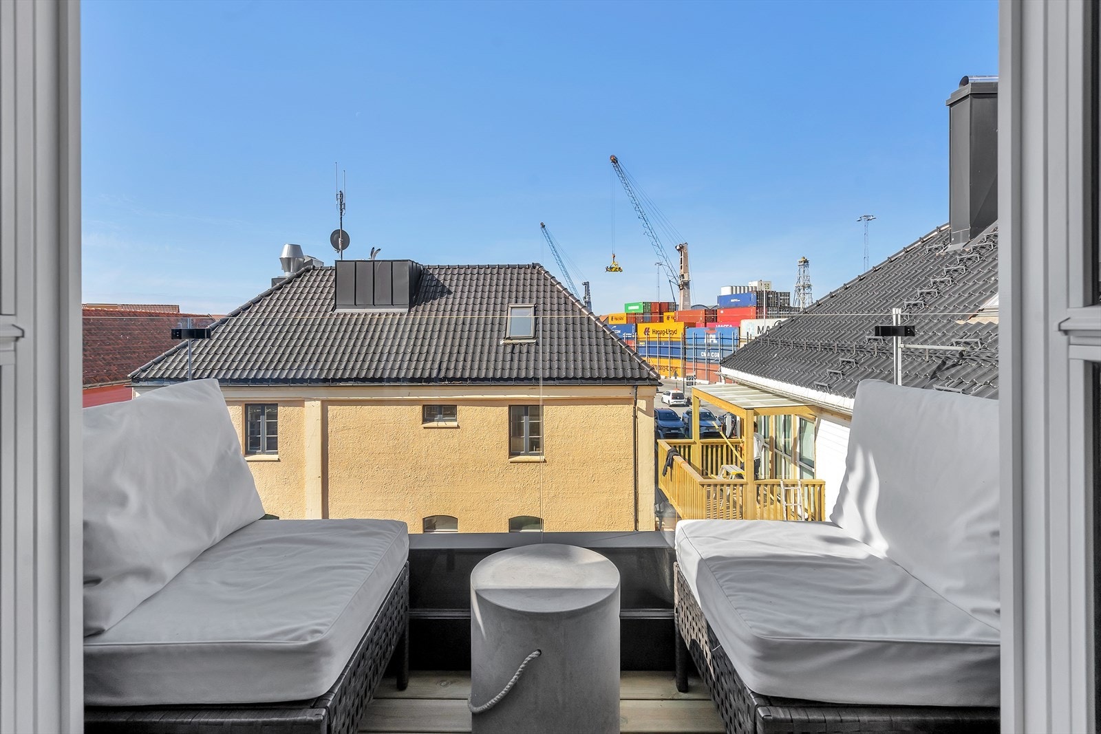 Her ute er det rikelig med ettermiddags- og kveldssol Galleribilde