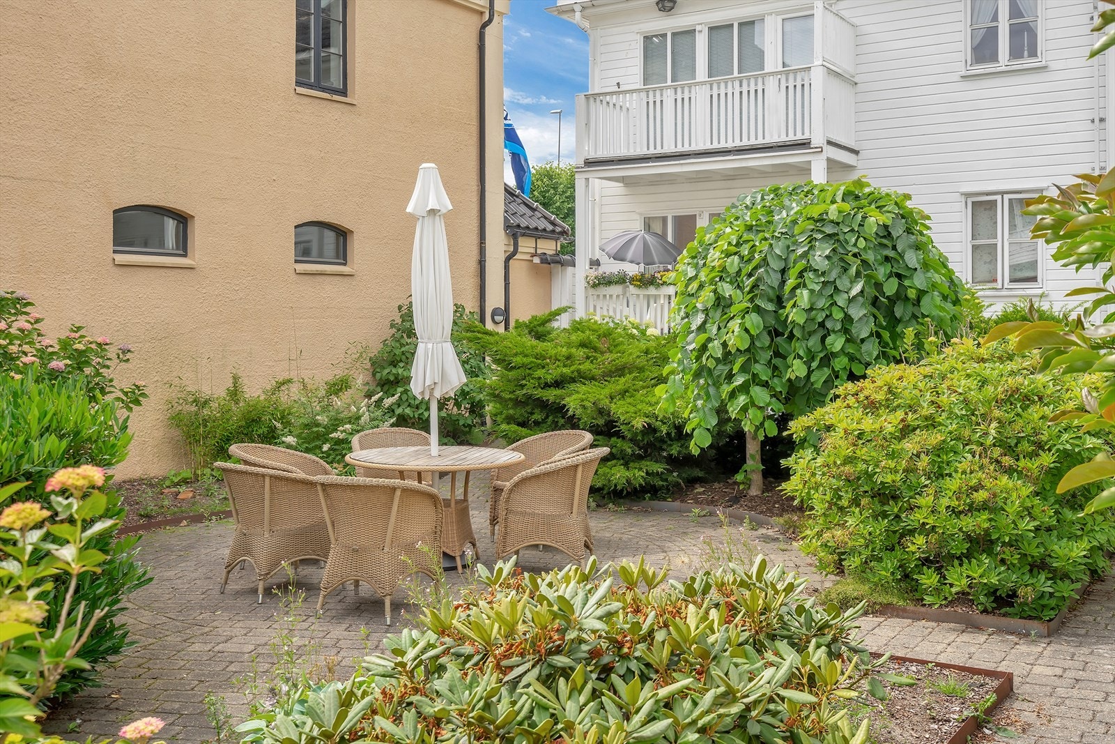 Trivelig bakgård i sameiet Galleribilde