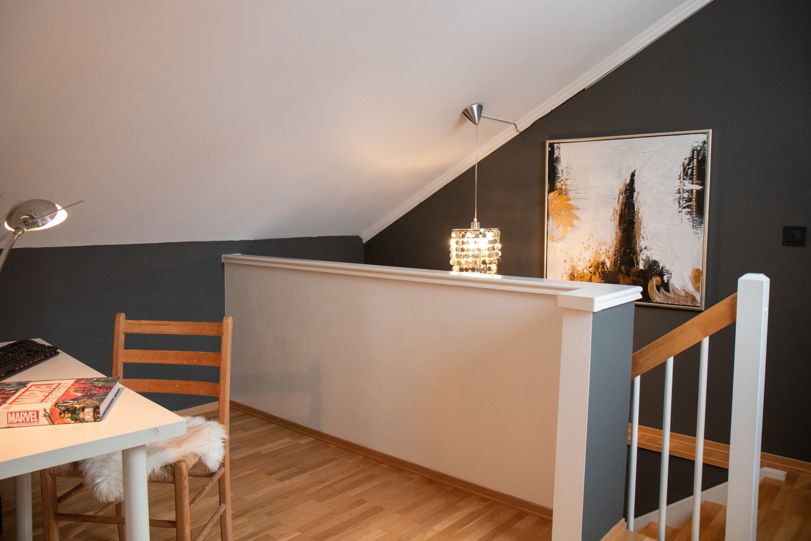 På toppen av trappen har du god plass til å innrede et kontor eller hobbyområde Galleribilde