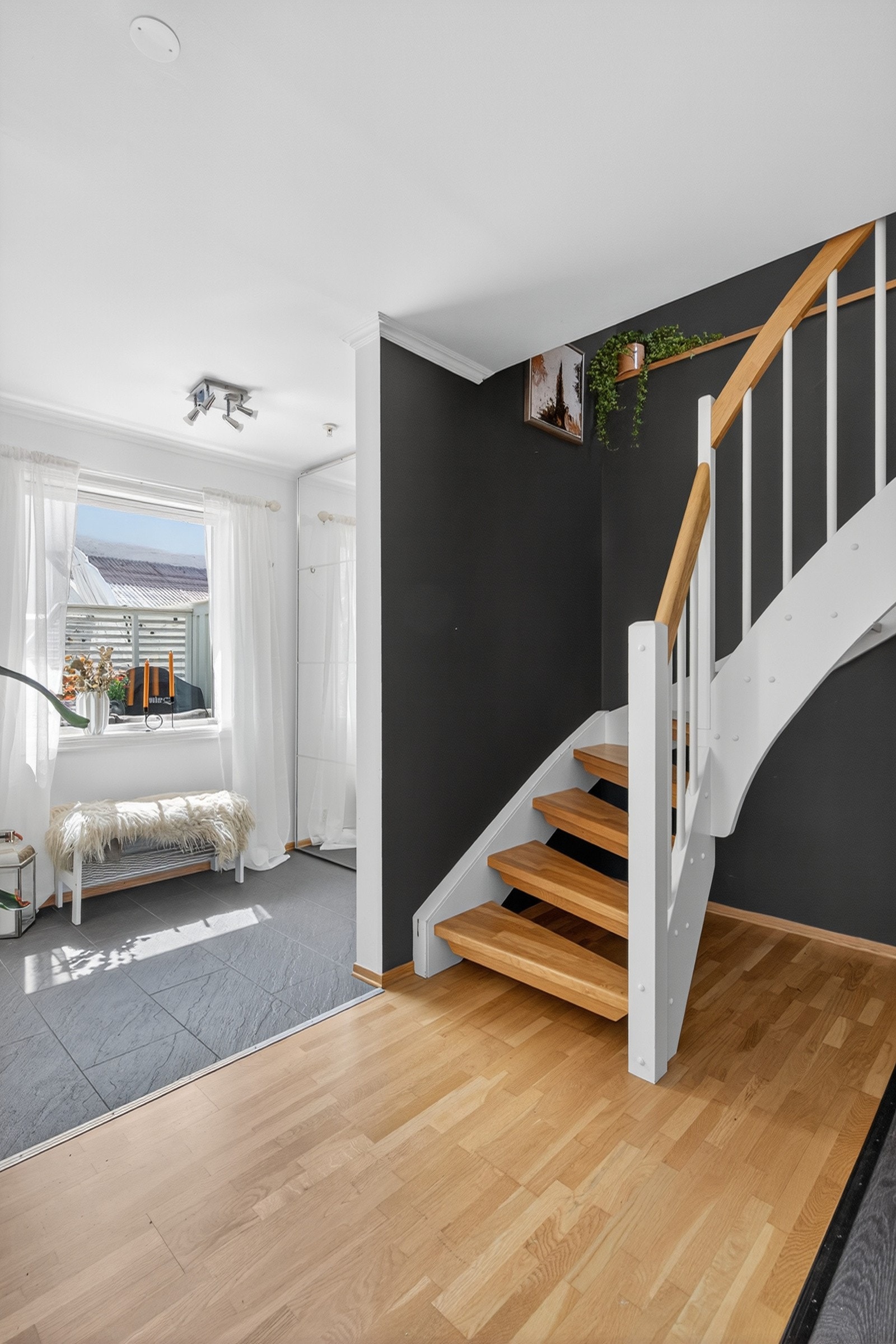 Velkommen opp til 2.etasje Galleribilde