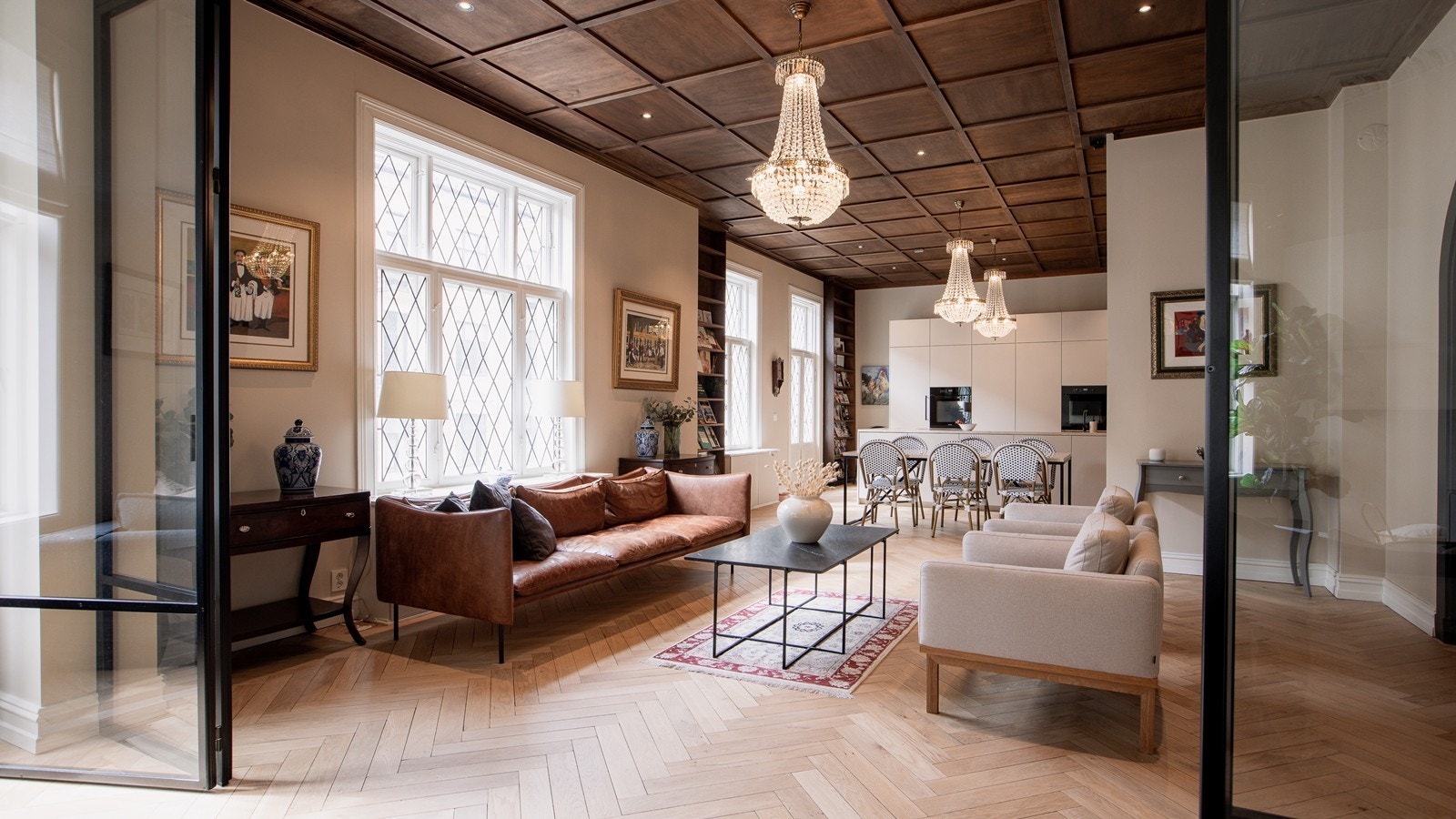 Store sørvendte lysflater, og meget stor og god oppholdssone Galleribilde