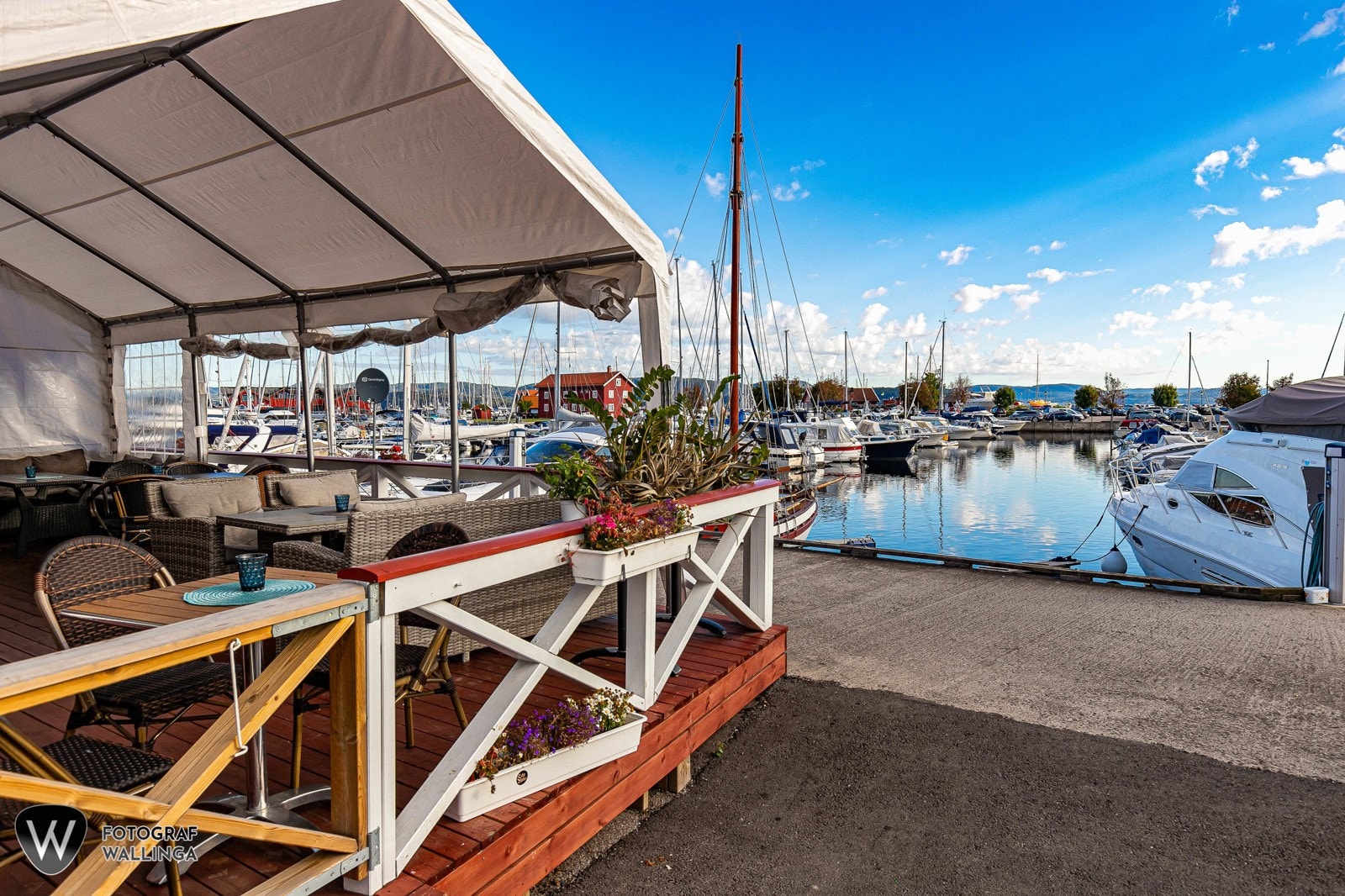 Koselige spisesteder ved havna i Holmestrand. Galleribilde