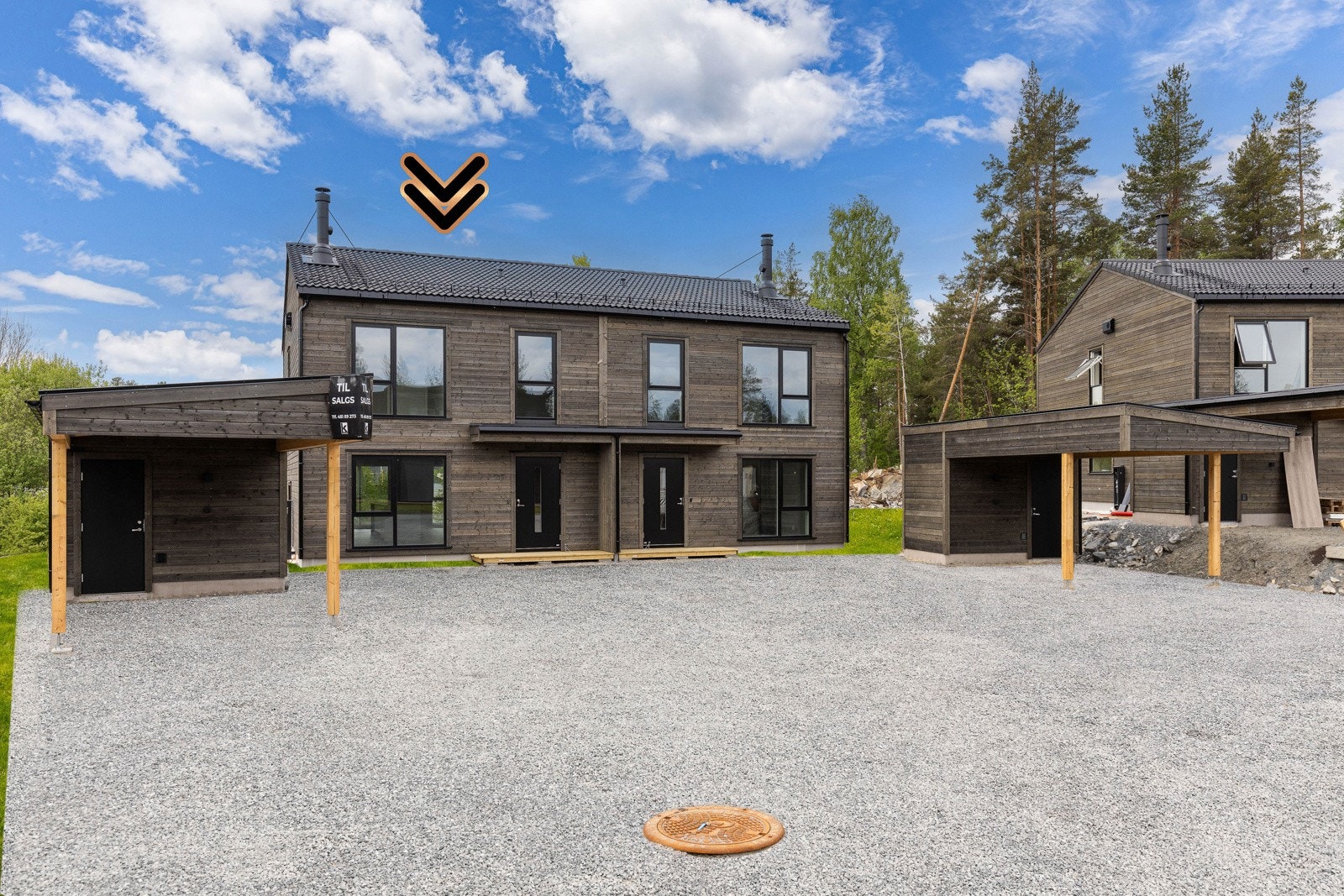 Privatmegleren ved Morten Liavaag har gleden av å presentere denne nyoppførte, moderne halvdelen av en tomannsbolig med carport, utearealer, 4 soverom, 2 bad og 2 stuer. Galleribilde