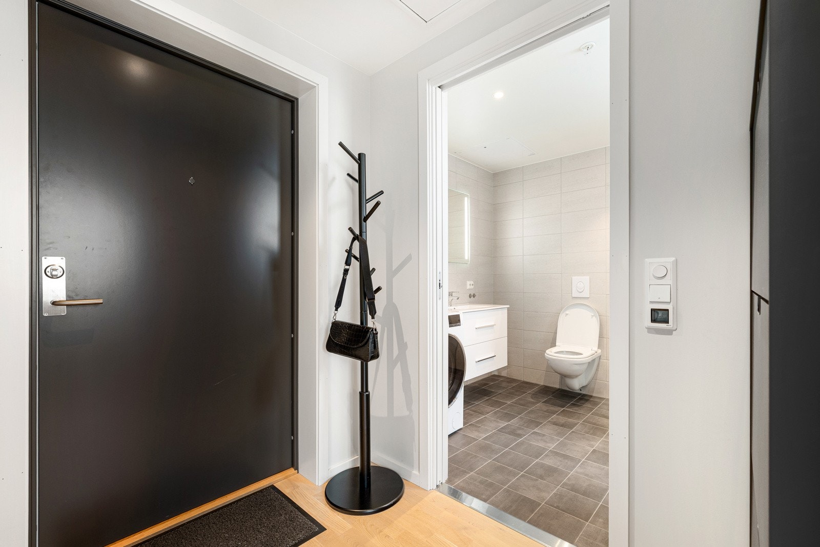 Fra gangen er det også tilkomst til badet. Galleribilde