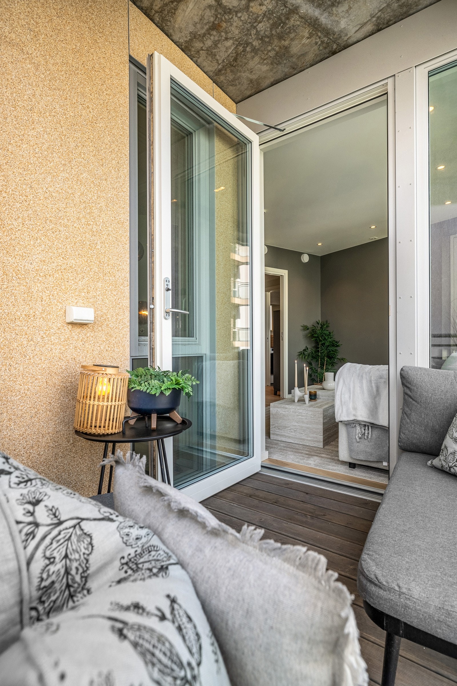 Det er plass til sittegruppe og kanskje en liten grill? Galleribilde