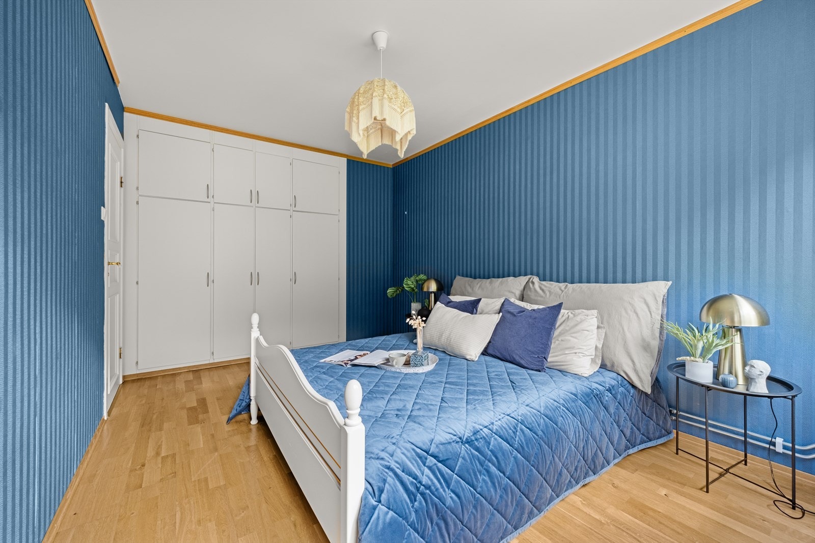 Innebygd garderobeskap Galleribilde