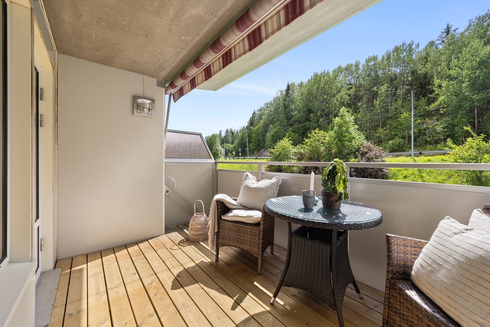 Plass for diverse sittemøblement Galleribilde