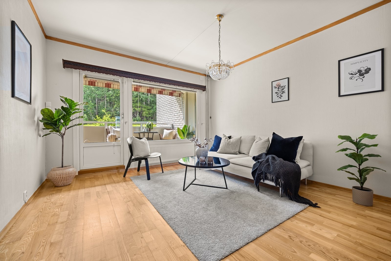 Adkomst til flott balkong fra stuen Galleribilde