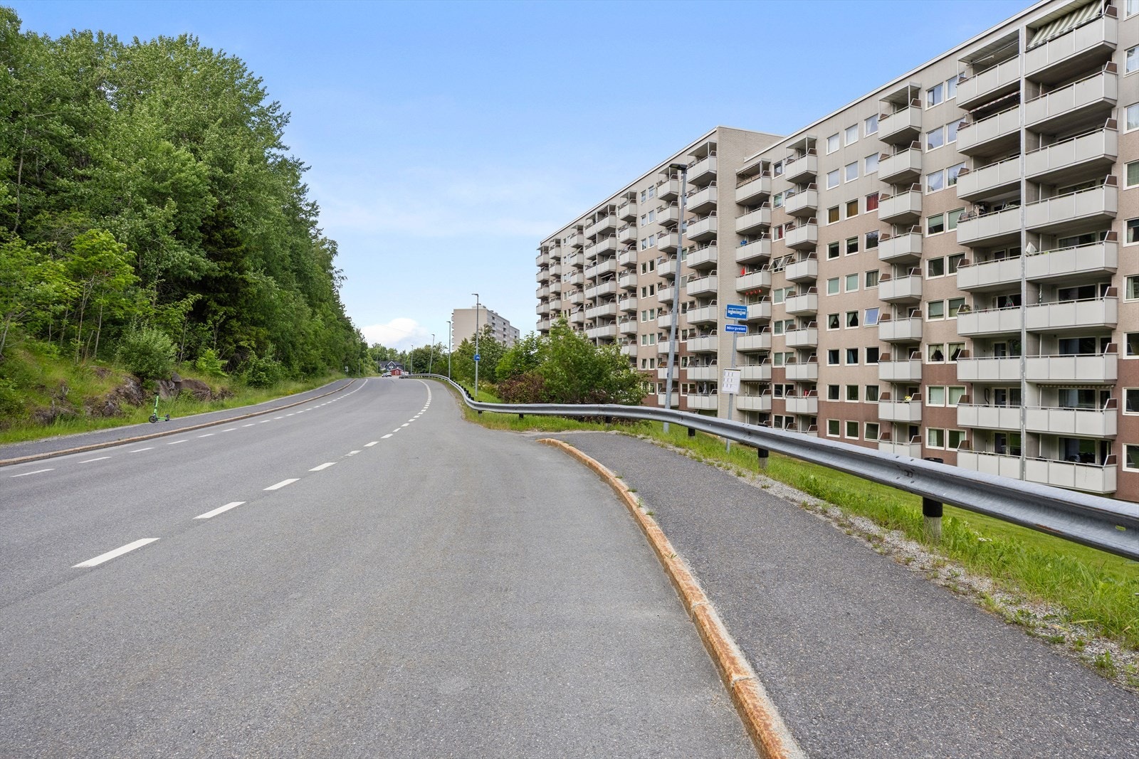 Umiddelbar nærhet til bussholdeplass Galleribilde