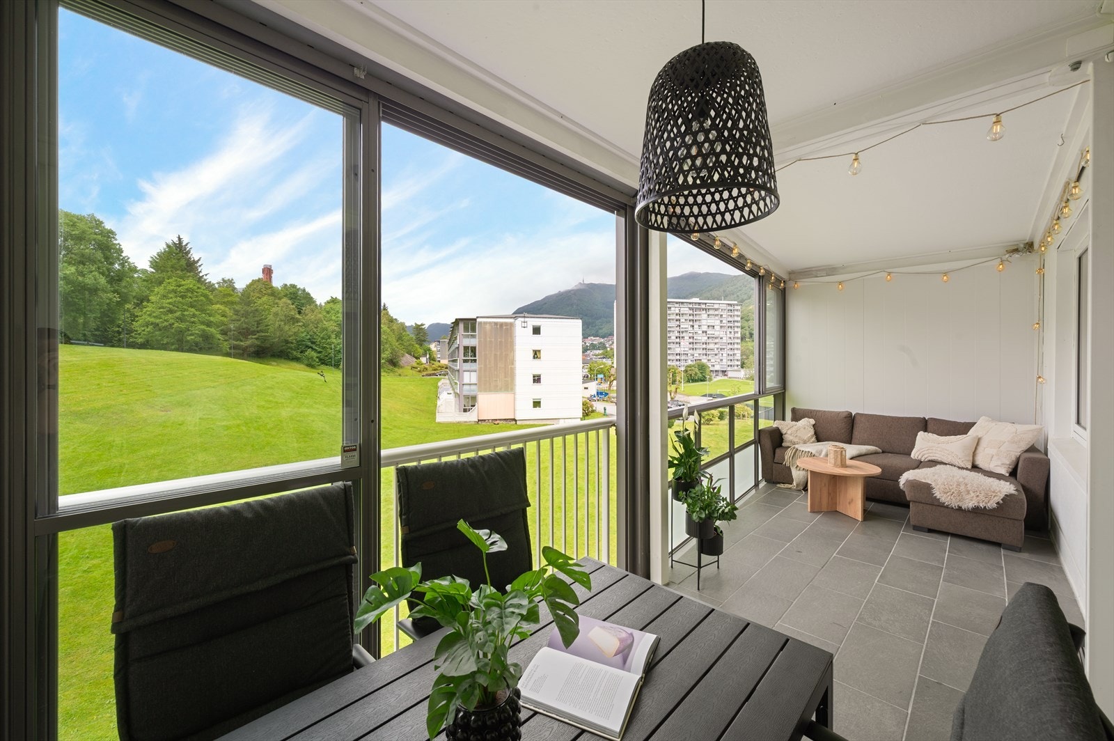 - Altanen er på 17,6 m² og har deilig varme i gulvet - Galleribilde