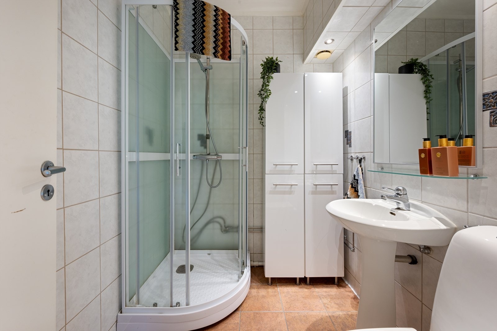 - Helfliset bad på 3,2 m² - Galleribilde