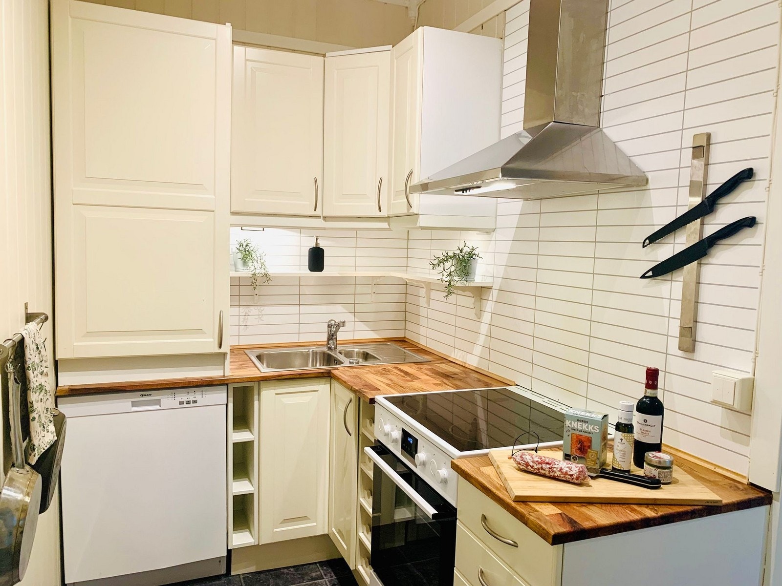 Lyst og pent kjøkken med alle nødvendige fasilliteter! Galleribilde