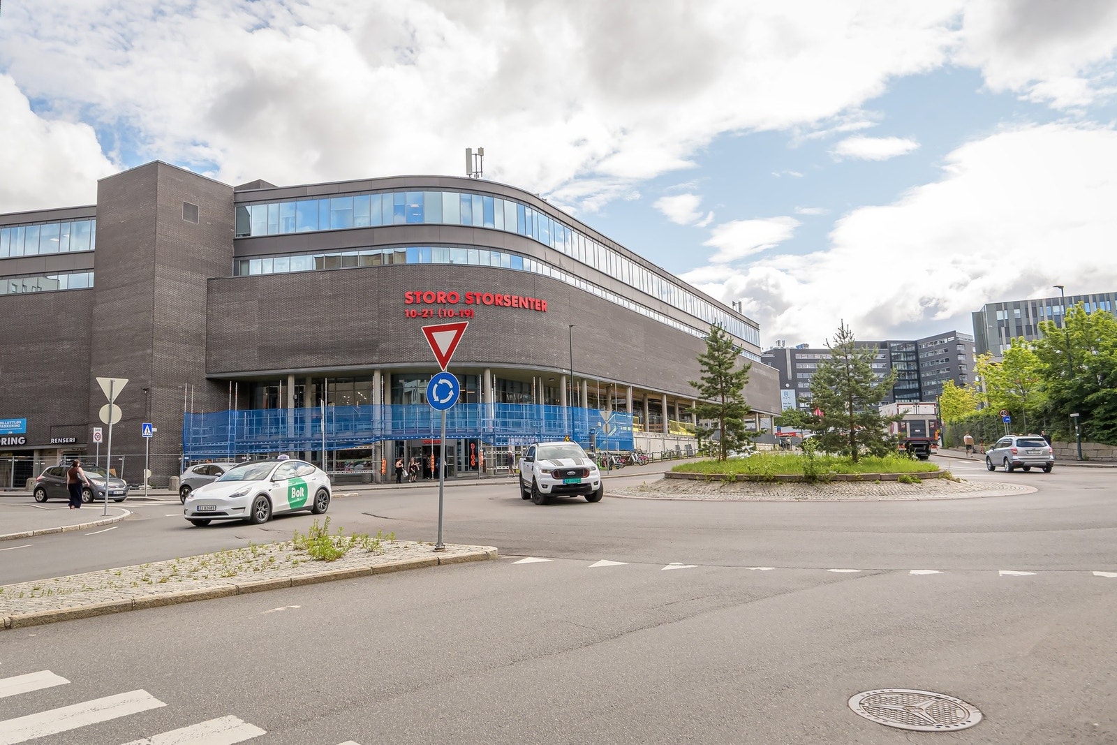 Kort vei til Storo Storsenter - et av Oslos største handelssentre med alt fra dagligvare til mote og spisesteder. Galleribilde