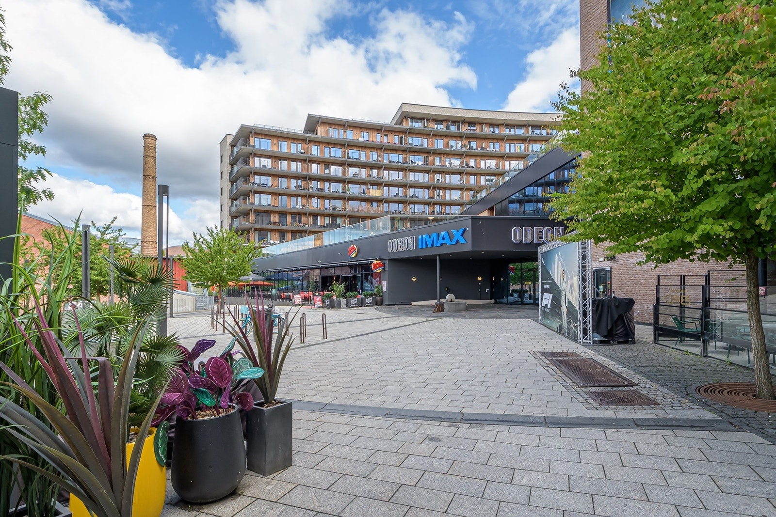 Gangavstand til kafeer, restauranter, Storo Storsenter og øvrige servicetilbud. Galleribilde