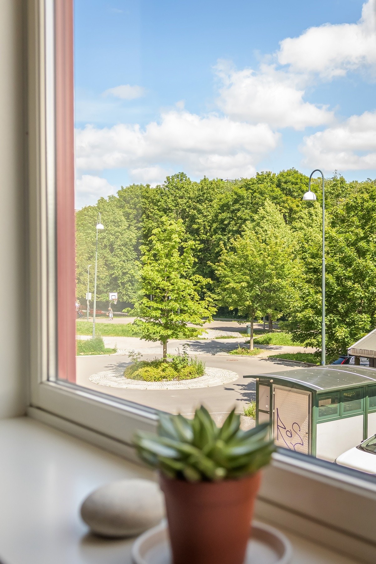 Hyggelig utsyn fra soverommet. Galleribilde