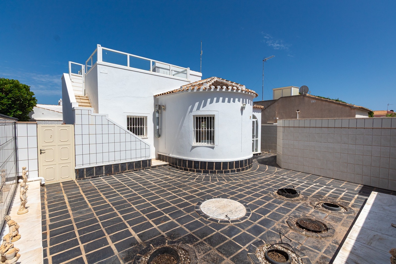 Spaniamegler1 har eget advokatkontor som sikrer kjøpsprosessen Galleribilde