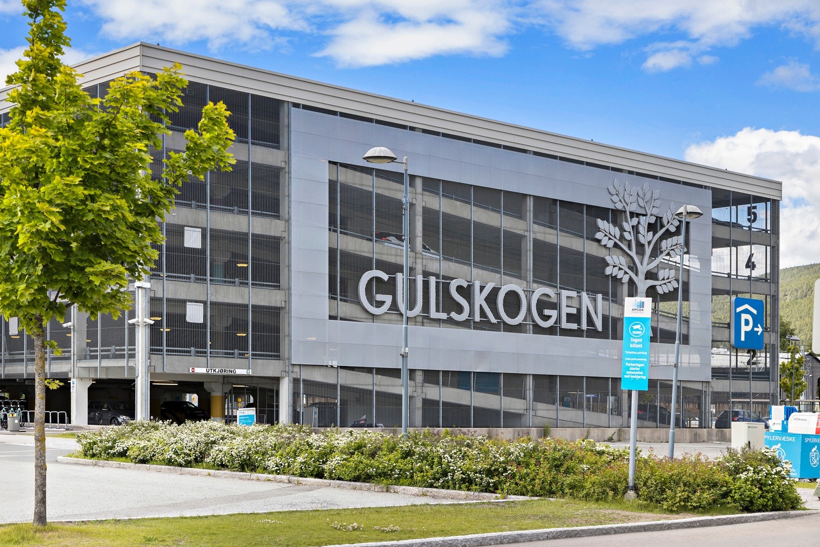 Senteret har et godt utvalg forretninger og serveringssteder. Galleribilde