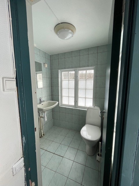 Baderom 1 i bolig Galleribilde