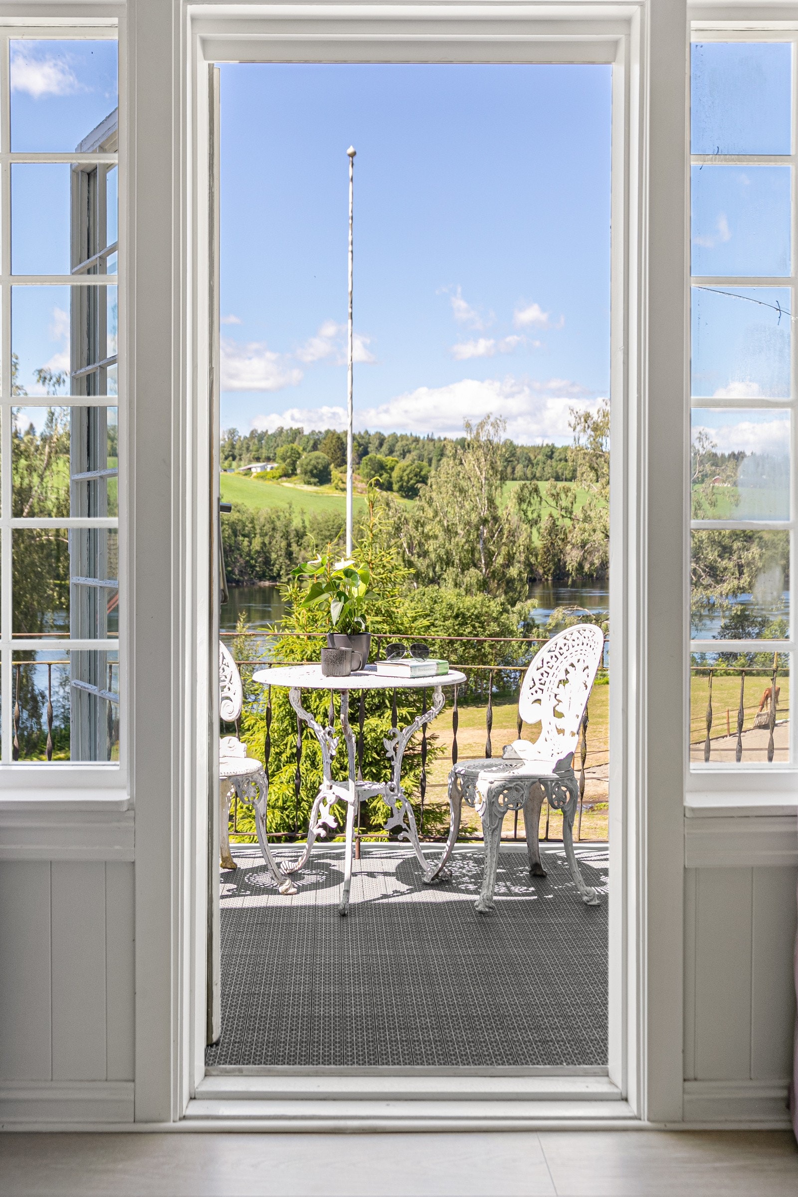 Detaljbilde - utgang til balkong fra hovedsoverom Galleribilde